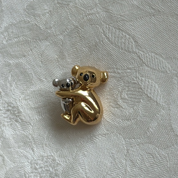 Vintage koala bear pin. - Picture 2 of 5